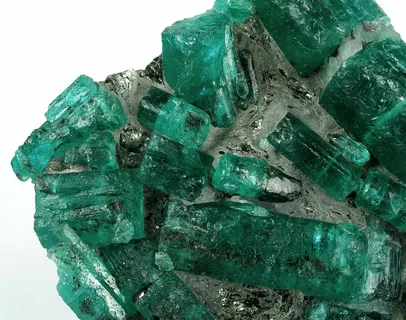 تصویر 2 از بهترین نگین زمرد معدنی اصلا + قیمت خرید عالی